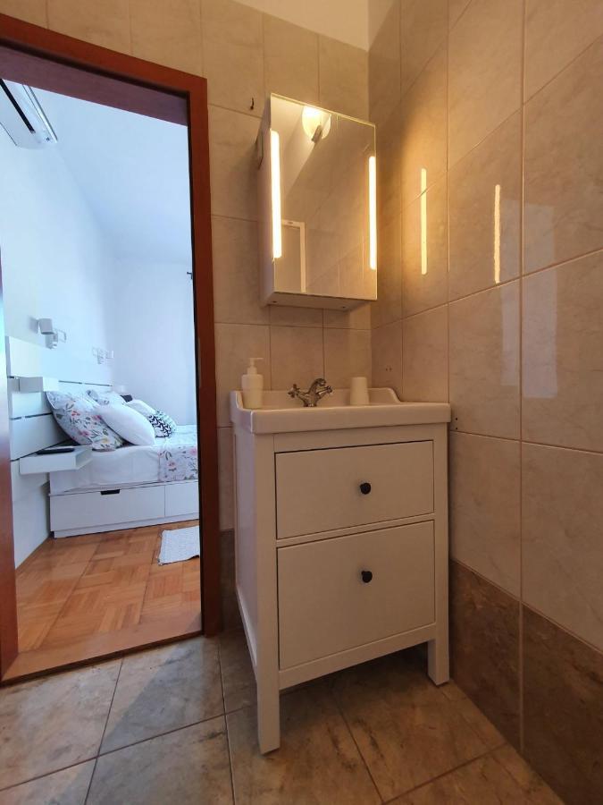 Room Novakovic Biograd Na Moru Exterior photo
